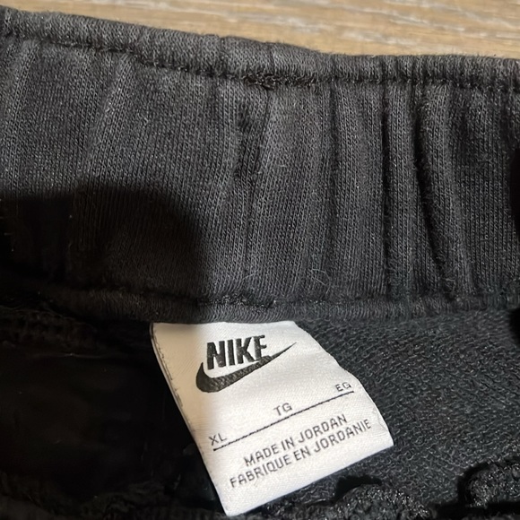 Nike boys shorts, EUC - Picture 4 of 4